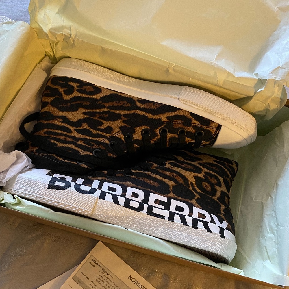BURBERRY SNEAKERS